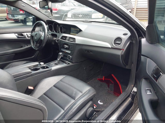 40062458 :رقم المزاد ، WDDGJ5HB3CF736372 vin ، 2012 Mercedes-benz C 350 مزاد بيع