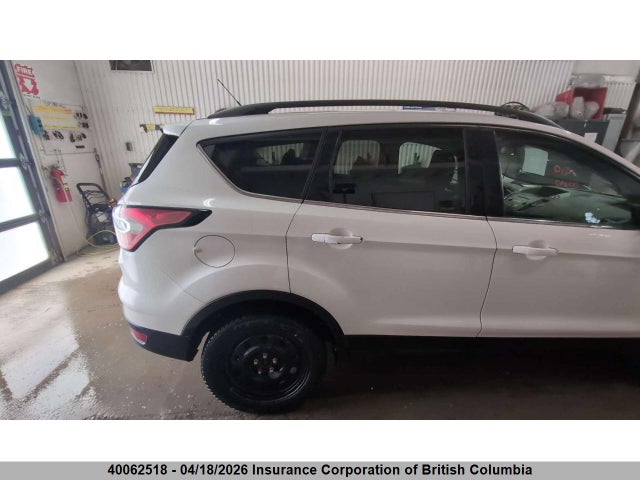 1FMCU9GD5JUD10908 Ford ESCAPE SE