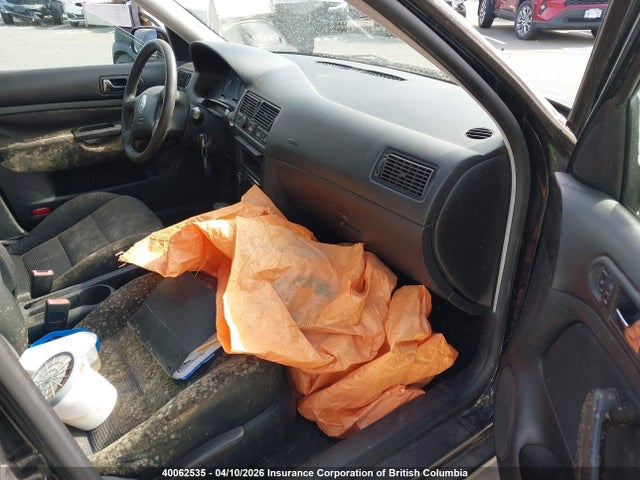 40062535 :رقم المزاد ، 9BWGR61J844014053 vin ، 2004 Volkswagen Golf مزاد بيع