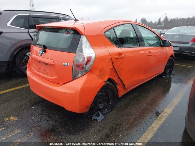 2013 Toyota Prius C მანქანა იყიდება აუქციონზე, vin: JTDKDTB30D1044067, აუქციონის ნომერი: 40056526