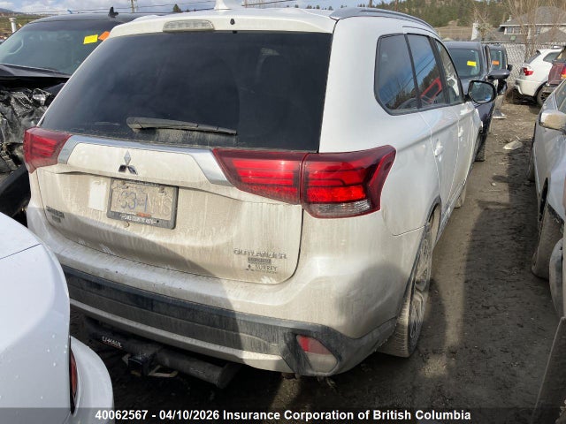 JA4AZ2A33HZ605128 Mitsubishi Outlander Es