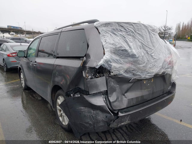 5TDDZ3DC1HS148406 Toyota Sienna Xle/limited
