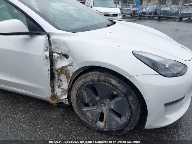 40062631 :رقم المزاد ، 5YJ3E1EA9NF361919 vin ، 2022 Tesla Model 3 مزاد بيع