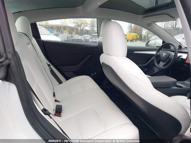 40062631 :رقم المزاد ، 5YJ3E1EA9NF361919 vin ، 2022 Tesla Model 3 مزاد بيع