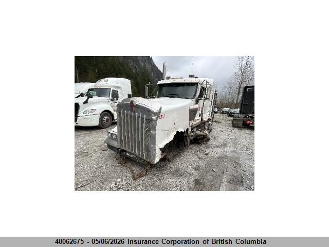 1XKWD40X6LR965002 Kenworth Construction W900