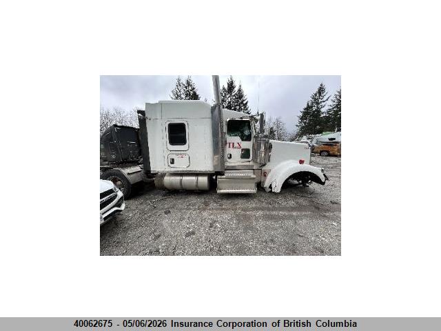 1XKWD40X6LR965002 Kenworth Construction W900
