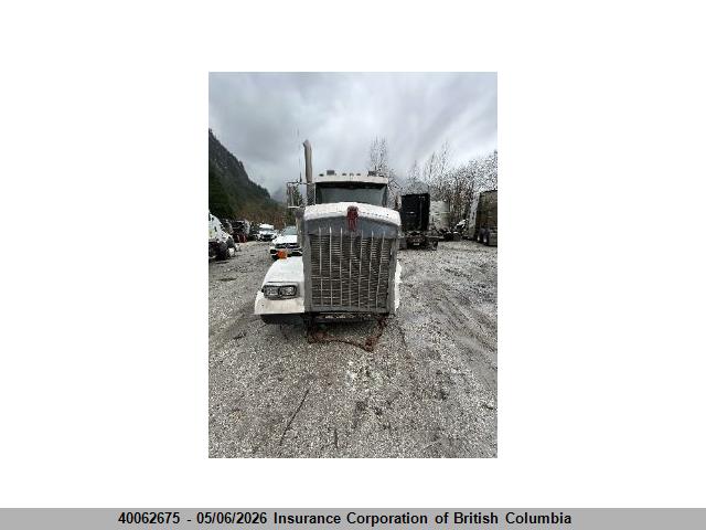 1XKWD40X6LR965002 Kenworth Construction W900