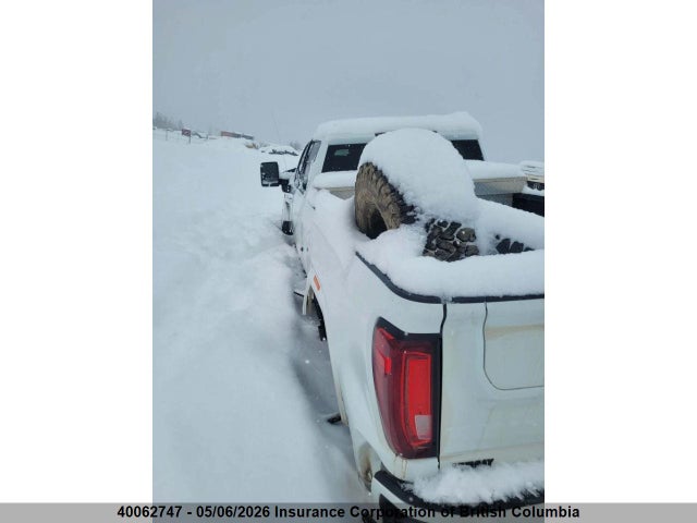 1GT49VEY4NF173639 GMC Sierra K3500 At4