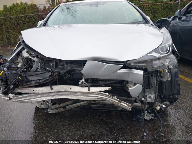 JTDL9RFUXK3003619 Toyota Prius