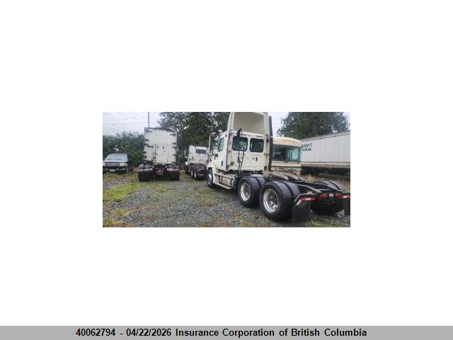 Freightliner New Cascadia 126 2018 3AKJHHDR8JSJX5677 Image 3