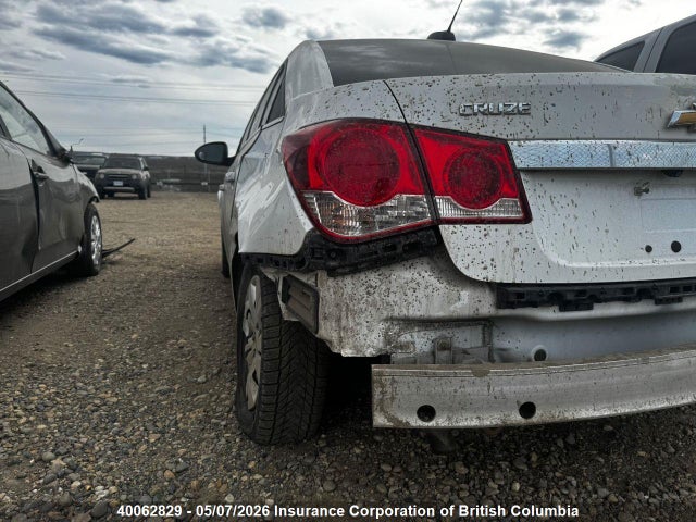 1G1PC5SB1F7133585 Chevrolet Cruze