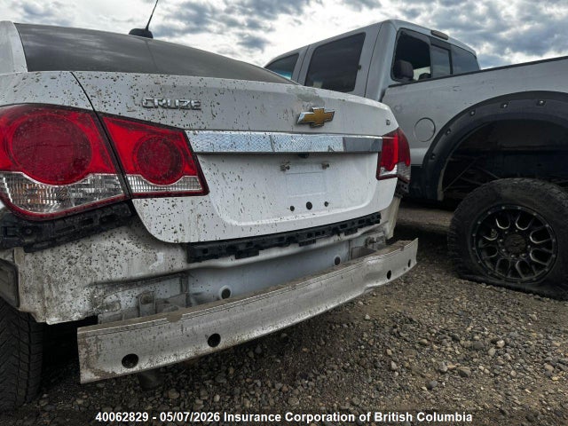 1G1PC5SB1F7133585 Chevrolet Cruze