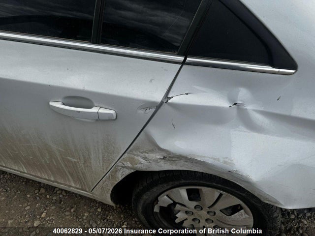 1G1PC5SB1F7133585 Chevrolet Cruze