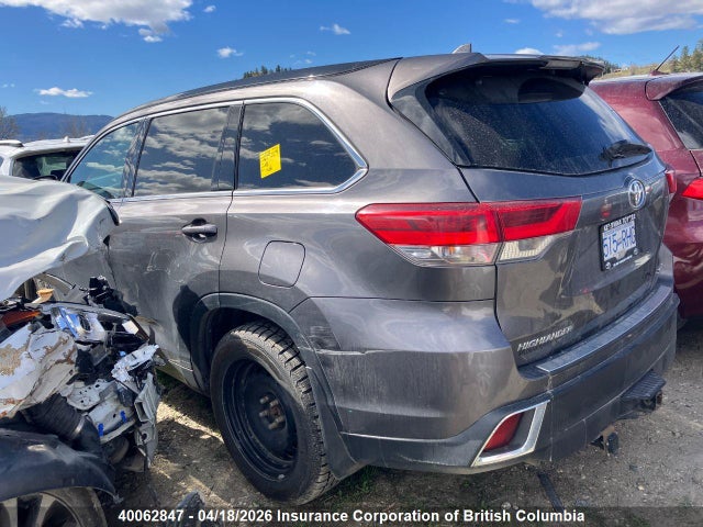 2018 Toyota Highlander Se/xle მანქანა იყიდება აუქციონზე, vin: 5TDJZRFH2JS523725, აუქციონის ნომერი: 40062847