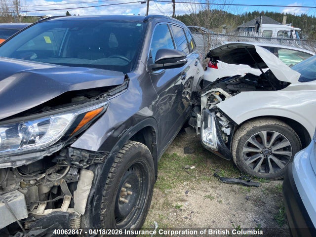 2018 Toyota Highlander Se/xle მანქანა იყიდება აუქციონზე, vin: 5TDJZRFH2JS523725, აუქციონის ნომერი: 40062847