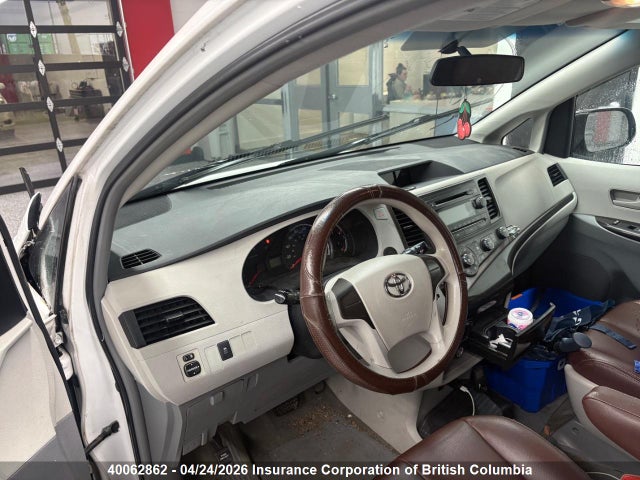 40062862 :رقم المزاد ، 5TDZK3DC0CS207190 vin ، 2012 Toyota Sienna V6 7 Passenger مزاد بيع