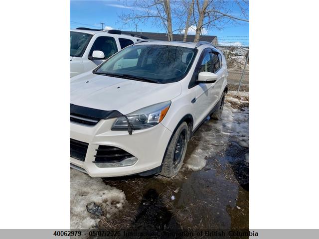 1FMCU9J9XFUB43814 Ford Escape Titanium