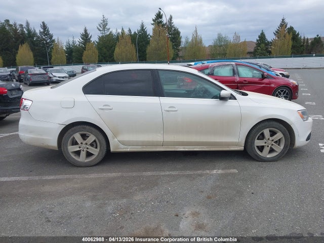 40062988 :رقم المزاد ، 3VWDL7AJ4DM365774 vin ، 2013 Volkswagen Jetta مزاد بيع