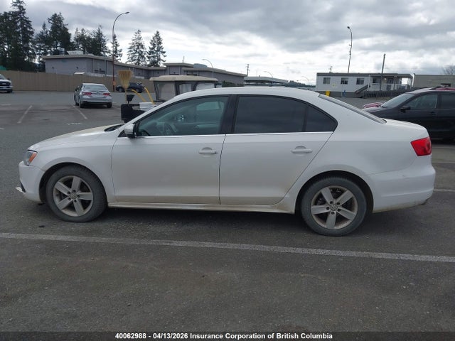 40062988 :رقم المزاد ، 3VWDL7AJ4DM365774 vin ، 2013 Volkswagen Jetta مزاد بيع