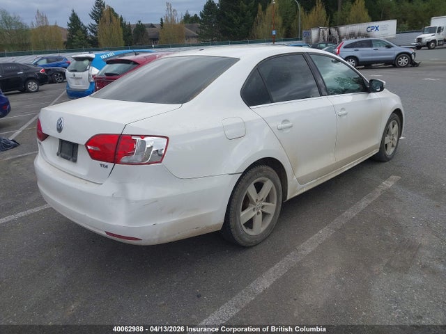 40062988 :رقم المزاد ، 3VWDL7AJ4DM365774 vin ، 2013 Volkswagen Jetta مزاد بيع