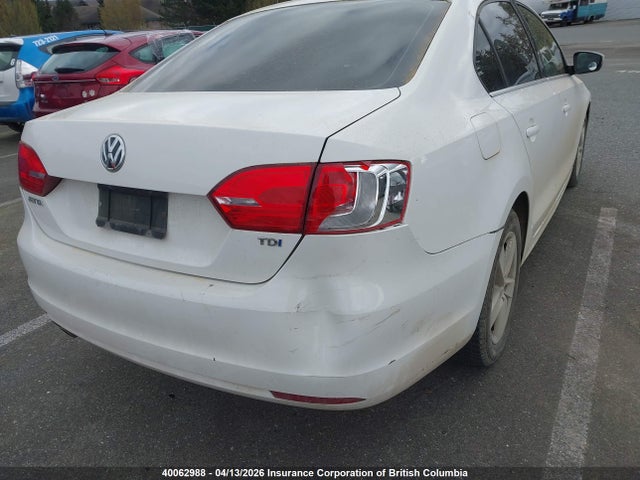 40062988 :رقم المزاد ، 3VWDL7AJ4DM365774 vin ، 2013 Volkswagen Jetta مزاد بيع
