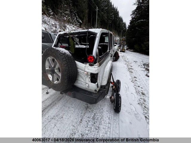 1C4HJXEG1KW564609 Jeep Wrangler Unlimited Sahara