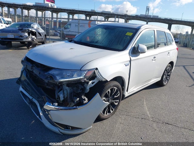 JA4J24A5XJZ605313 Mitsubishi Outlander Se/gt