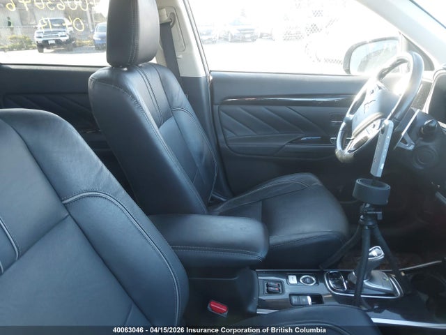 JA4J24A5XJZ605313 Mitsubishi Outlander Se/gt