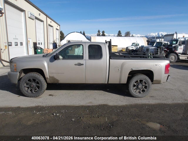 Продажа на аукционе авто 2008 Chevrolet Silverado K1500, vin: 1GCEK19048Z102112, номер лота: 40063078