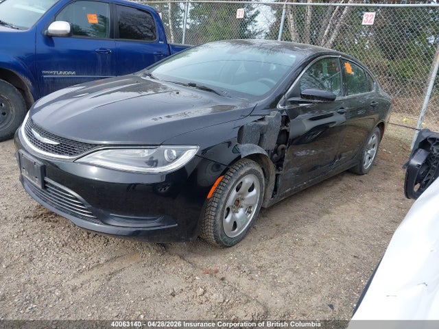 40063140 :رقم المزاد ، 1C3CCCFB3FN755674 vin ، 2015 Chrysler 200 مزاد بيع