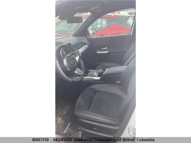 W1N4M4HBXNW241631 Mercedes-Benz Glb 250 4matic