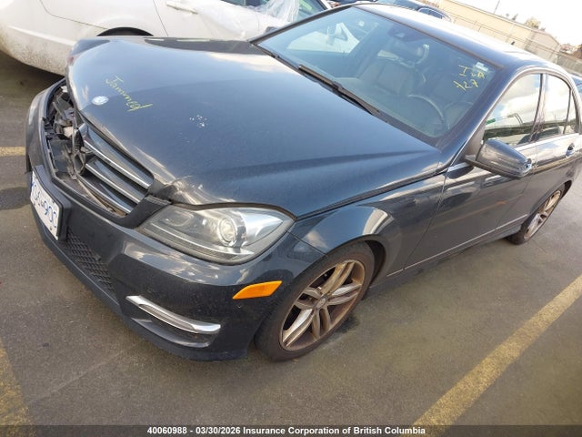 40060988 :رقم المزاد ، WDDGF8AB6EA935557 vin ، 2014 Mercedes-benz C 300 4matic مزاد بيع