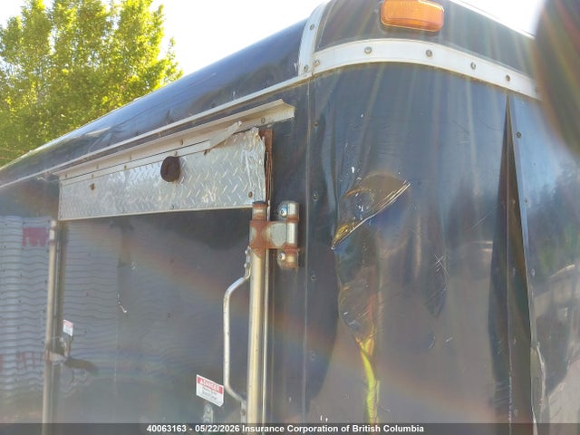 40063163 :رقم المزاد ، 5NHUTW216DT618118 vin ، 2013 Continental Cargo Box Trailer مزاد بيع