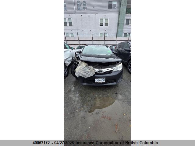 40063172 :رقم المزاد ، 4T1BF1FK6EU821069 vin ، 2014 Toyota Camry مزاد بيع