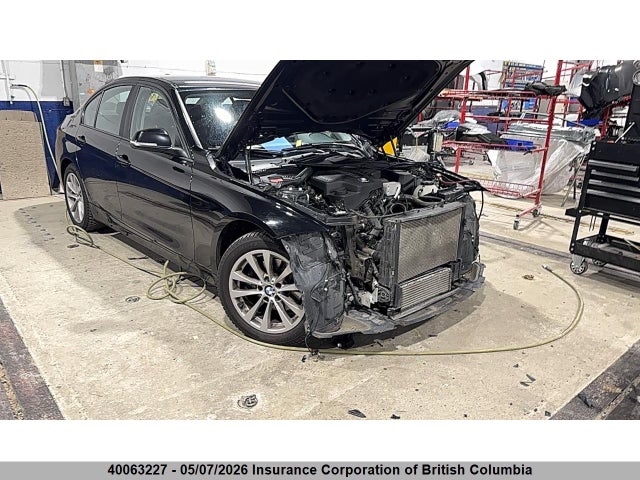 Продажа на аукционе авто 2016 Bmw 320i, vin: WBA8A3C54GK688766, номер лота: 40063227