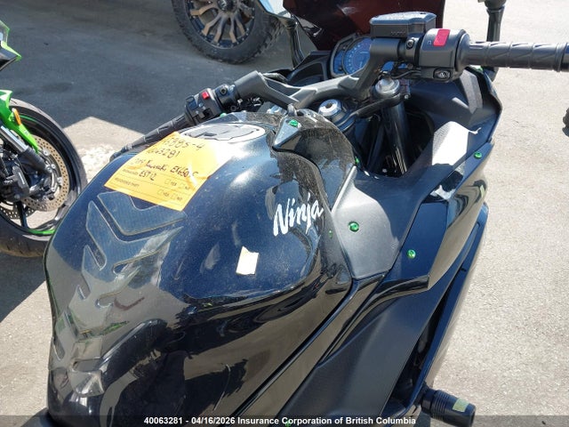 Kawasaki Ex650 F 2019 JKAEXEK13KDA32244 Image 16