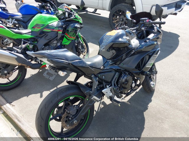 Kawasaki Ex650 F 2019 JKAEXEK13KDA32244 Image 4