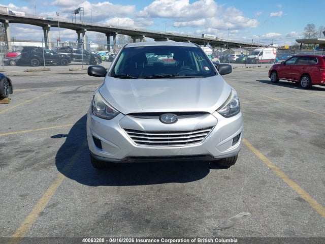 KM8JT3AF0FU080073 Hyundai TUCSON GLS
