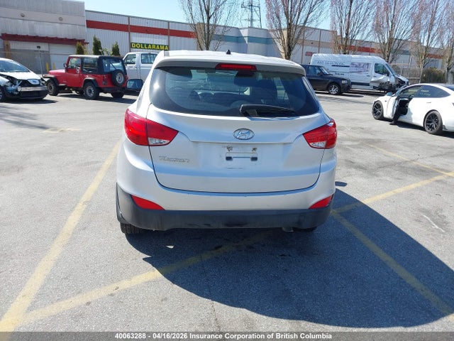 KM8JT3AF0FU080073 Hyundai TUCSON GLS