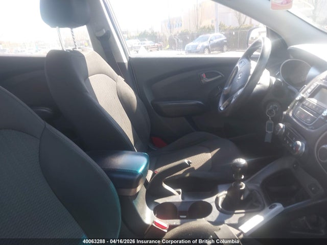 KM8JT3AF0FU080073 Hyundai TUCSON GLS