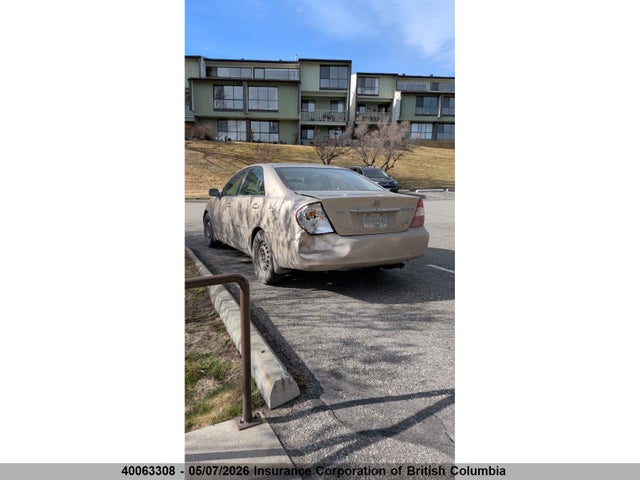 40063308 :رقم المزاد ، JTDBF30KX20001752 vin ، 2002 Toyota Camry مزاد بيع