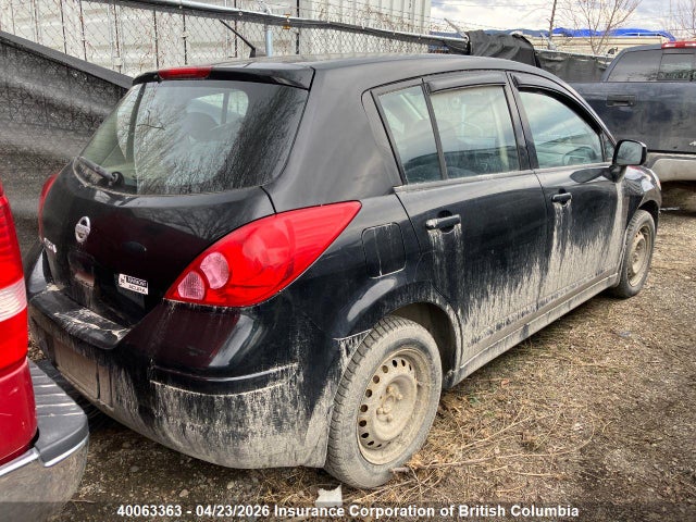 40063363 :رقم المزاد ، 3N1BC13EX8L420699 vin ، 2008 Nissan Versa مزاد بيع