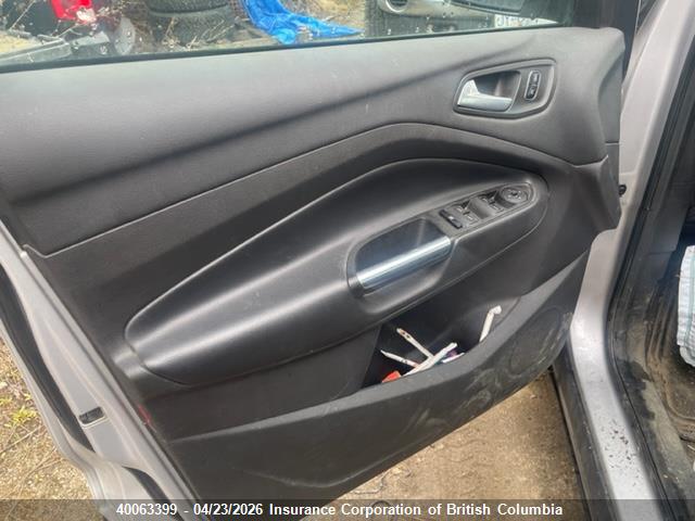 1FMCU9GD6HUA97459 Ford ESCAPE SE