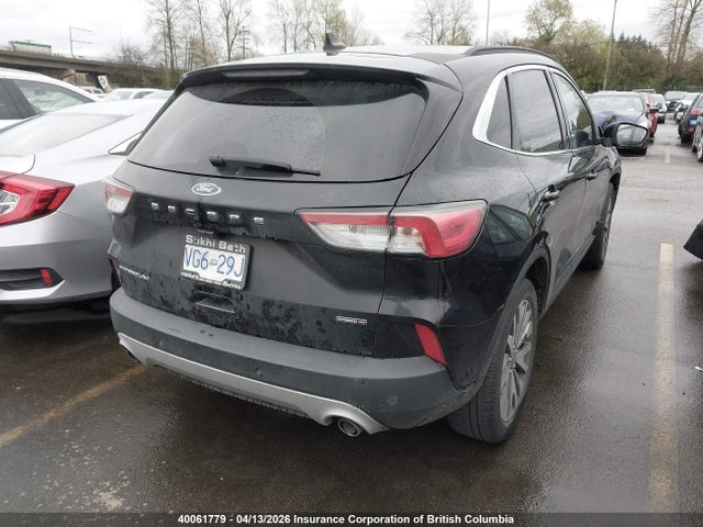 1FMCU9DZ1MUA08925 Ford Escape Titanium