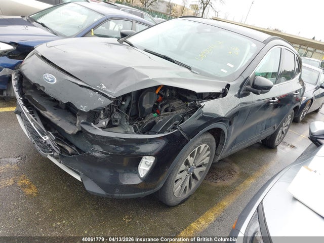 1FMCU9DZ1MUA08925 Ford Escape Titanium
