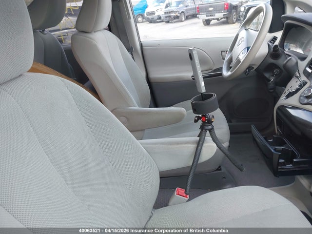 2011 Toyota Sienna მანქანა იყიდება აუქციონზე, vin: 5TDZK3DC7BS097012, აუქციონის ნომერი: 40063521