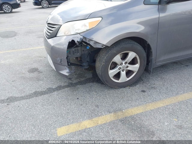 2011 Toyota Sienna მანქანა იყიდება აუქციონზე, vin: 5TDZK3DC7BS097012, აუქციონის ნომერი: 40063521