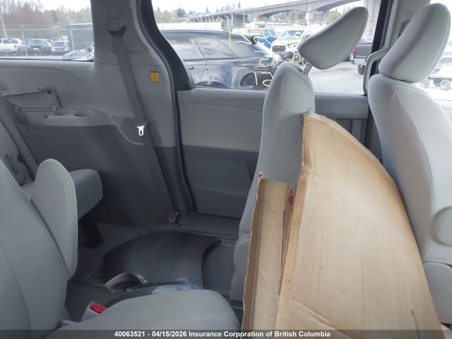 2011 Toyota Sienna მანქანა იყიდება აუქციონზე, vin: 5TDZK3DC7BS097012, აუქციონის ნომერი: 40063521