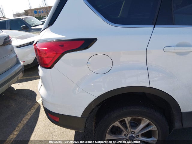 Продажа на аукционе авто 2019 Ford Escape Se, vin: 1FMCU0GDXKUB70545, номер лота: 40062084