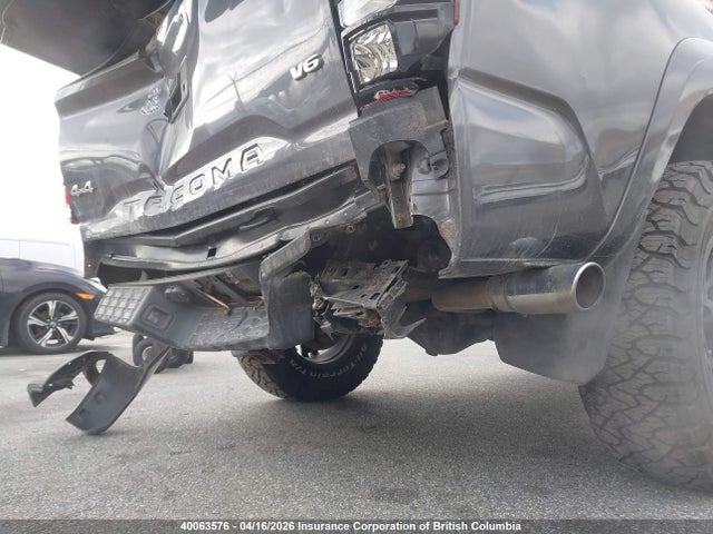 5TFDZ5BN3JX038117 Toyota Tacoma Sr5